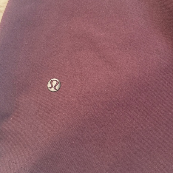 Lululemon ABC Classic-Fit Short 9” Warpstreme Size 38 Goodnight Plum Maroon - Picture 2 of 5